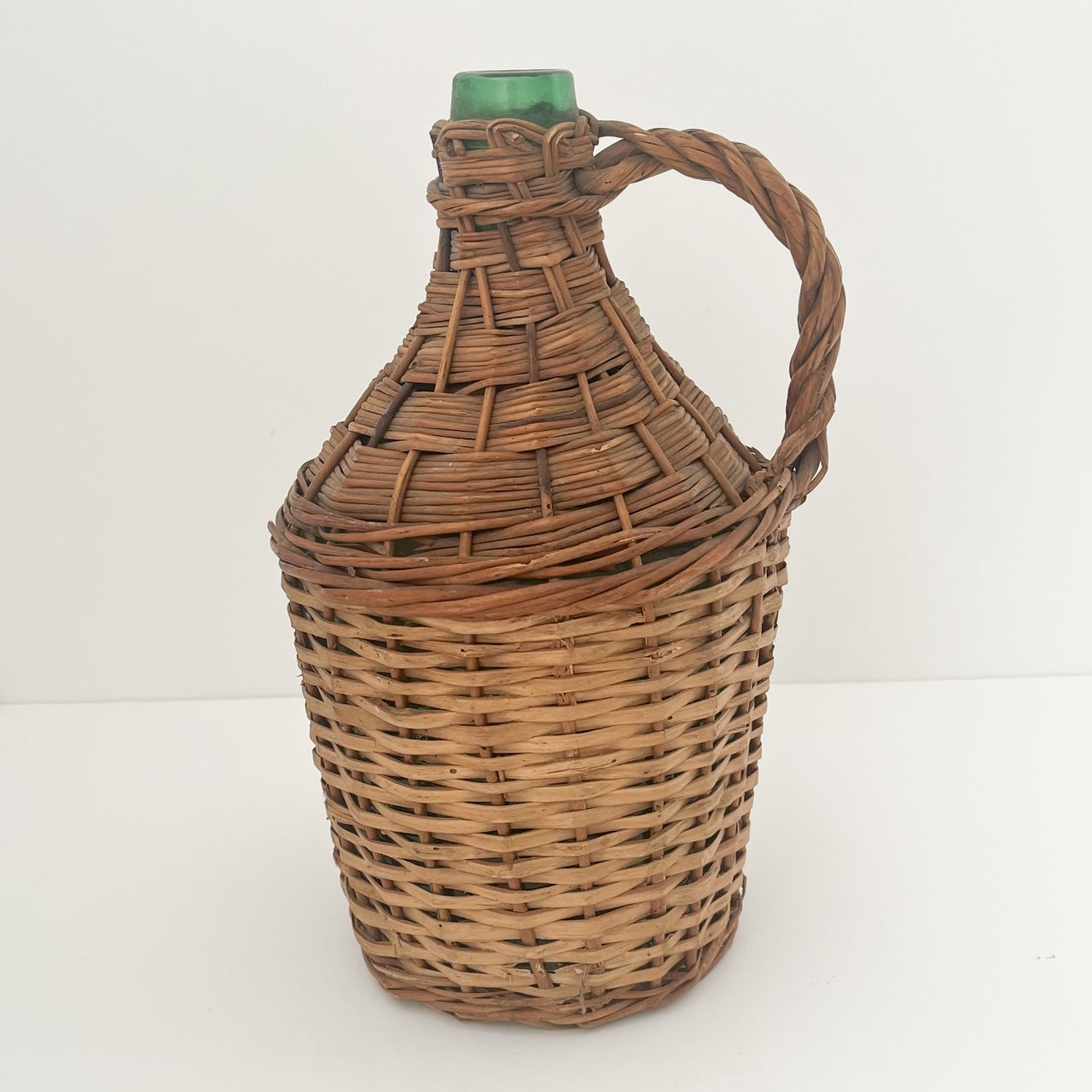 Wicker demijohn