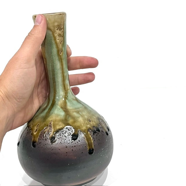 Rustic stoneware texture and earthy glaze on Japanese Shigaraki-yaki vase